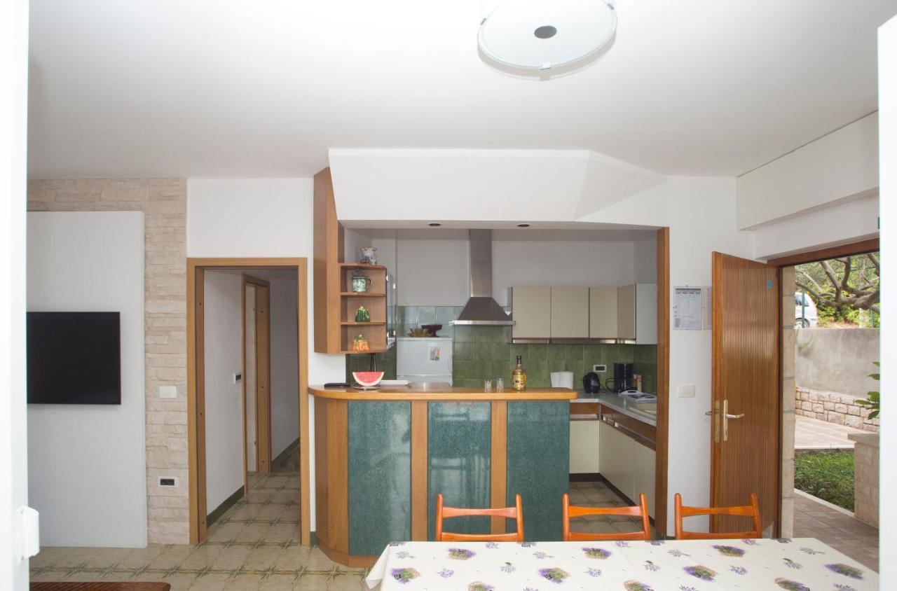 Apartment Damir Postira Exterior photo